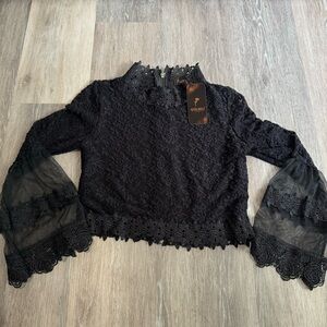 lace long sleeve women’s crop top